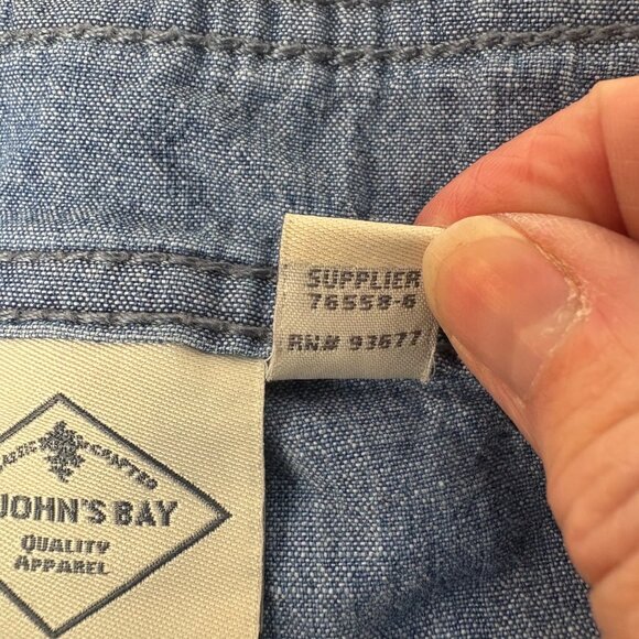 St. Johns Bay Womens Blue Chambray Cargo Shorts 18W Cottage Boho Vtg - Picture 3 of 7